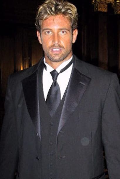 Tiempo después lo vimos muy guapo pero más delgado.