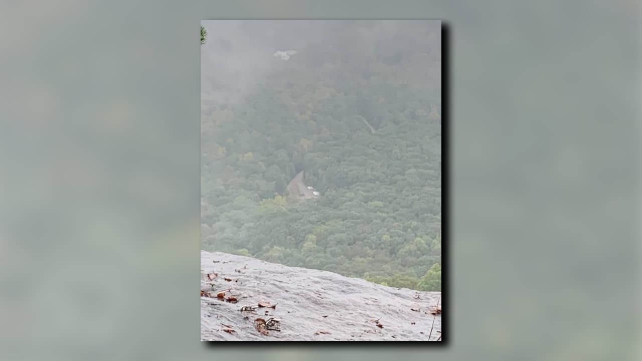 Jenniffer Randall, de 46 años, murió al caer desde la más alto de la montaña Yonah.