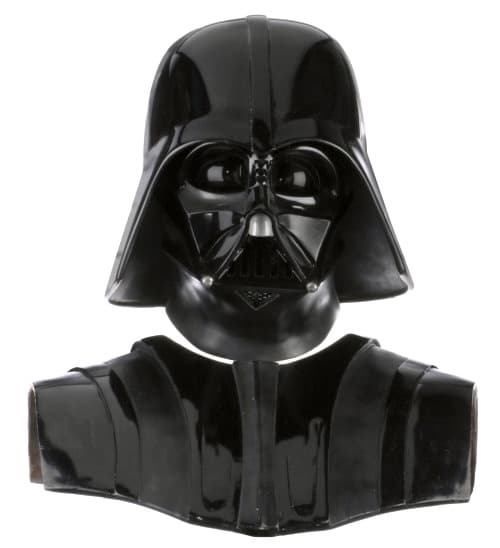Casco y hombrera de Darth Vader en la producción de A New Hope. Valor en subasta: $40,000 – $60,000.