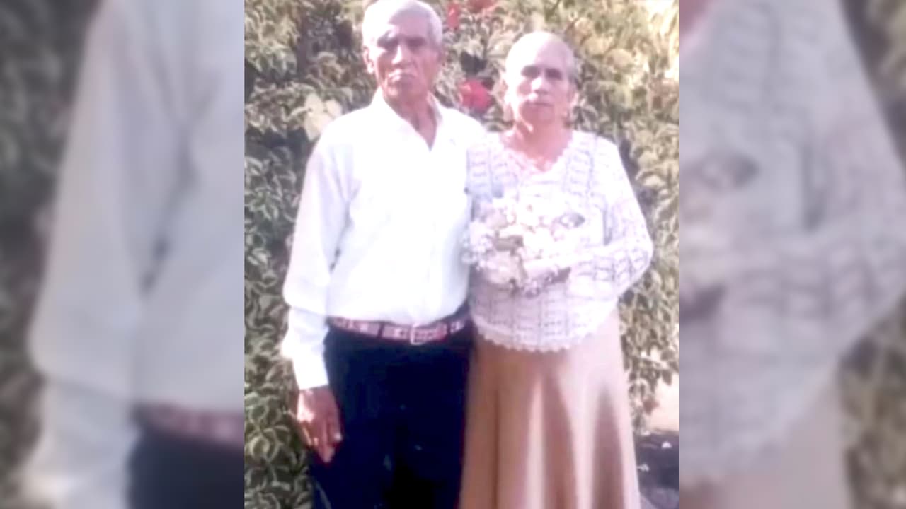 A los 14 conoció a Salvador, y a los pocos meses se convertiría en su esposa. María Marcos perdió a su primera hija Maurilia de sólo unos meses de vida.