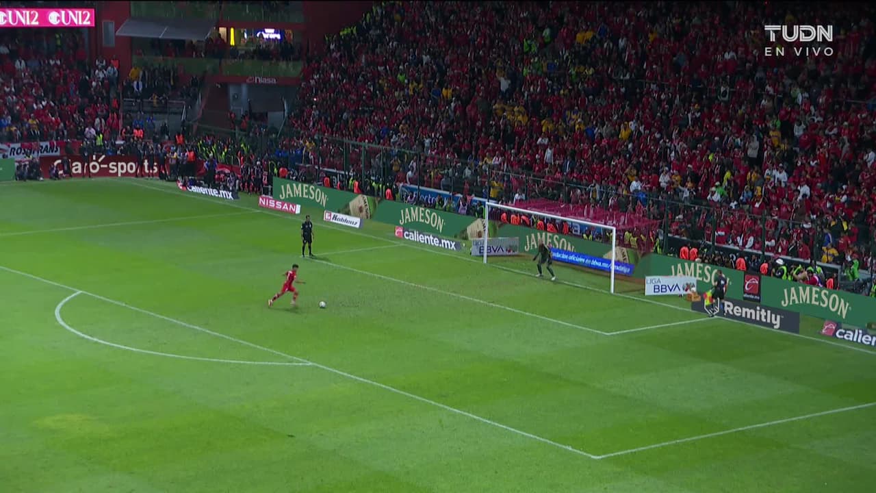 ¡GOL!  anota para Toluca. Diego Barbosa