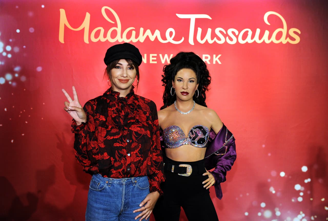 En días recientes estuvo durante la presentación de la estatua de cera de su ídolo, Selena Quintanilla, en el Museo Madame Tussauds, en Nueva York.