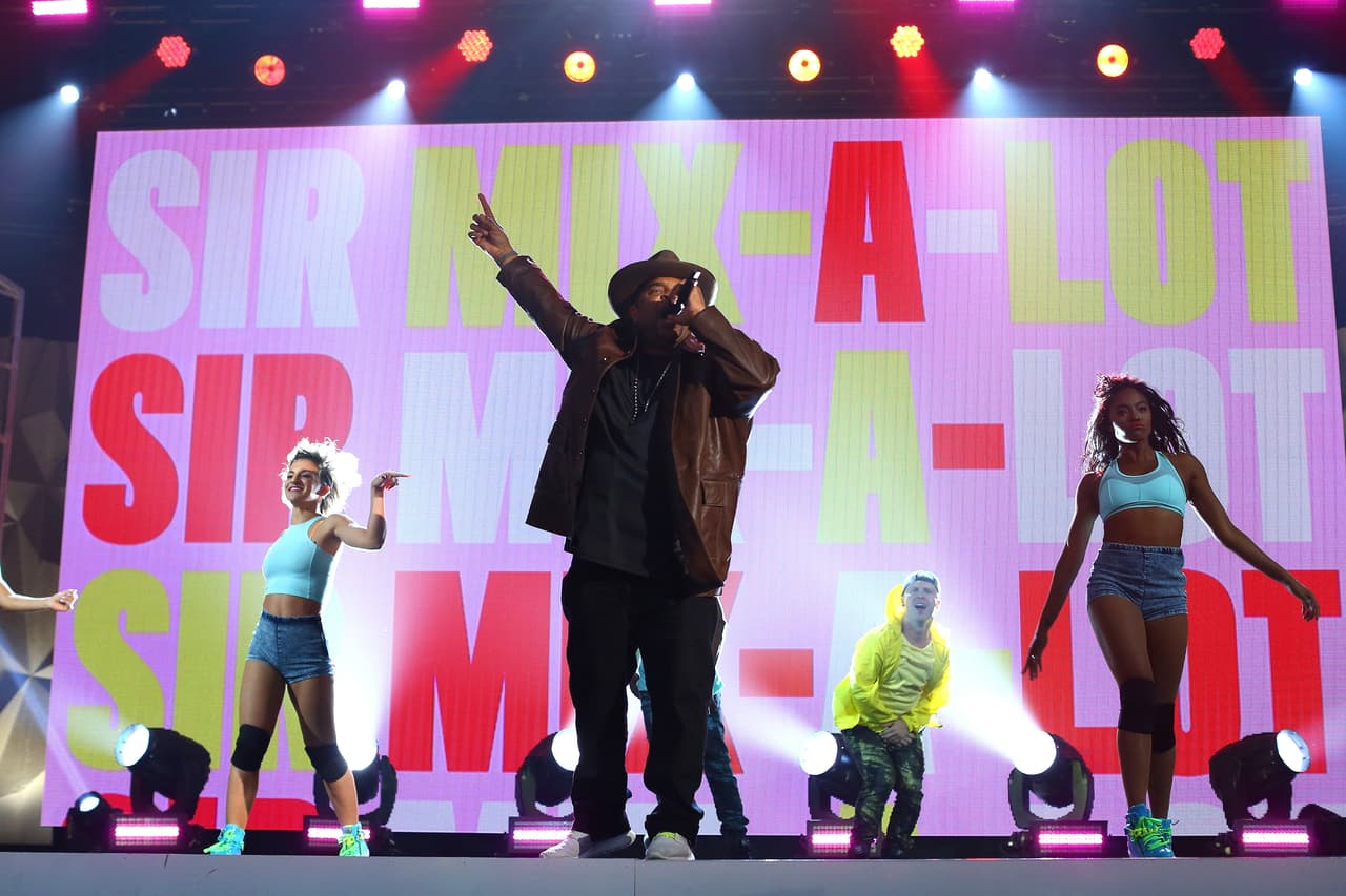 Classic Jam: Sir Mix-a-Lot - Baby Got Back