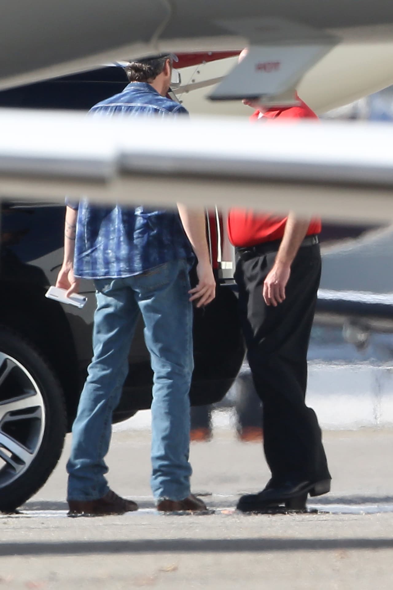 Blake se aseguró de que todo estaba en orden antes de despegar.