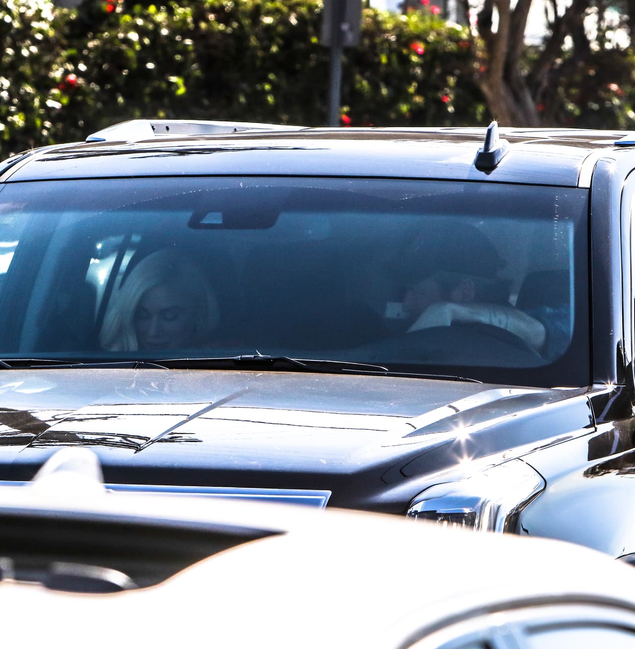 La parejita llegó junta al Aeropuerto de Los Ángeles.