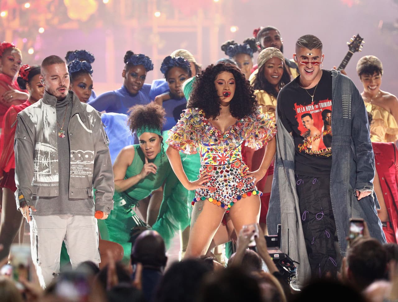 Las canciones ‘I Like It’, que interpreta junto a J Balvin y Bad Bunny; y ‘Girls Like You’, en la que colabora con Maroon 5, fueron nominadas dos veces en categorías como Top Hot 100, Canción más vendida y Mejor colaboración.