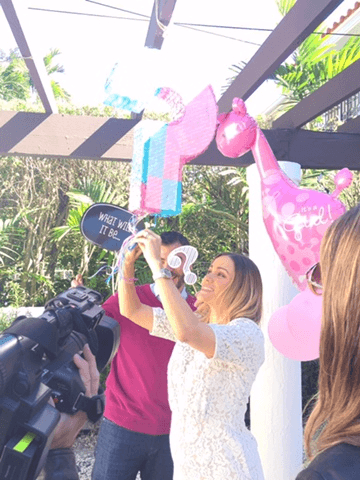 Nuestra compañera, Gloria Ordaz, anunció que espera a su primer hijo junto con su esposo, el licenciado Freddy Balsera.