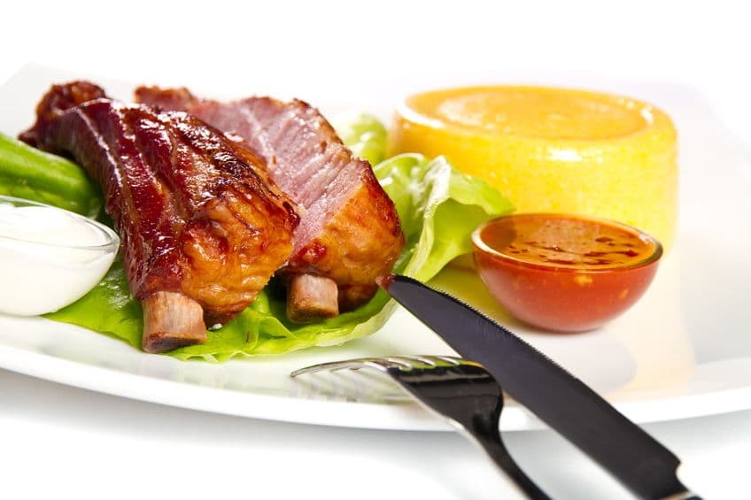 Cómo hacer unas deliciosas costillas de cerdo, la reina del barbecue.