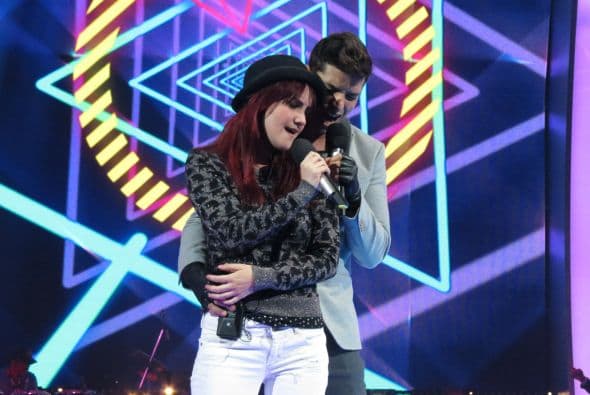 Mientras tanto, están muy juntitos durante su ensayo.