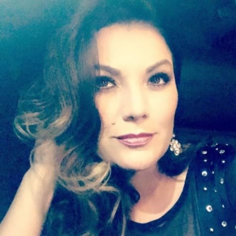 Diana Reyes es una de las grandes representantes de la música regional mexicana a pesar de las adversidades, pues desde que era pequeña, ha enfrentado un padecimiento que afecta uno de sus sentidos. "No sé a qué punto va a llegar mi vista, no sé si algún día me voy a quedar ciega, no sé qué pueda pasar", dijo en entrevista a Despierta América.