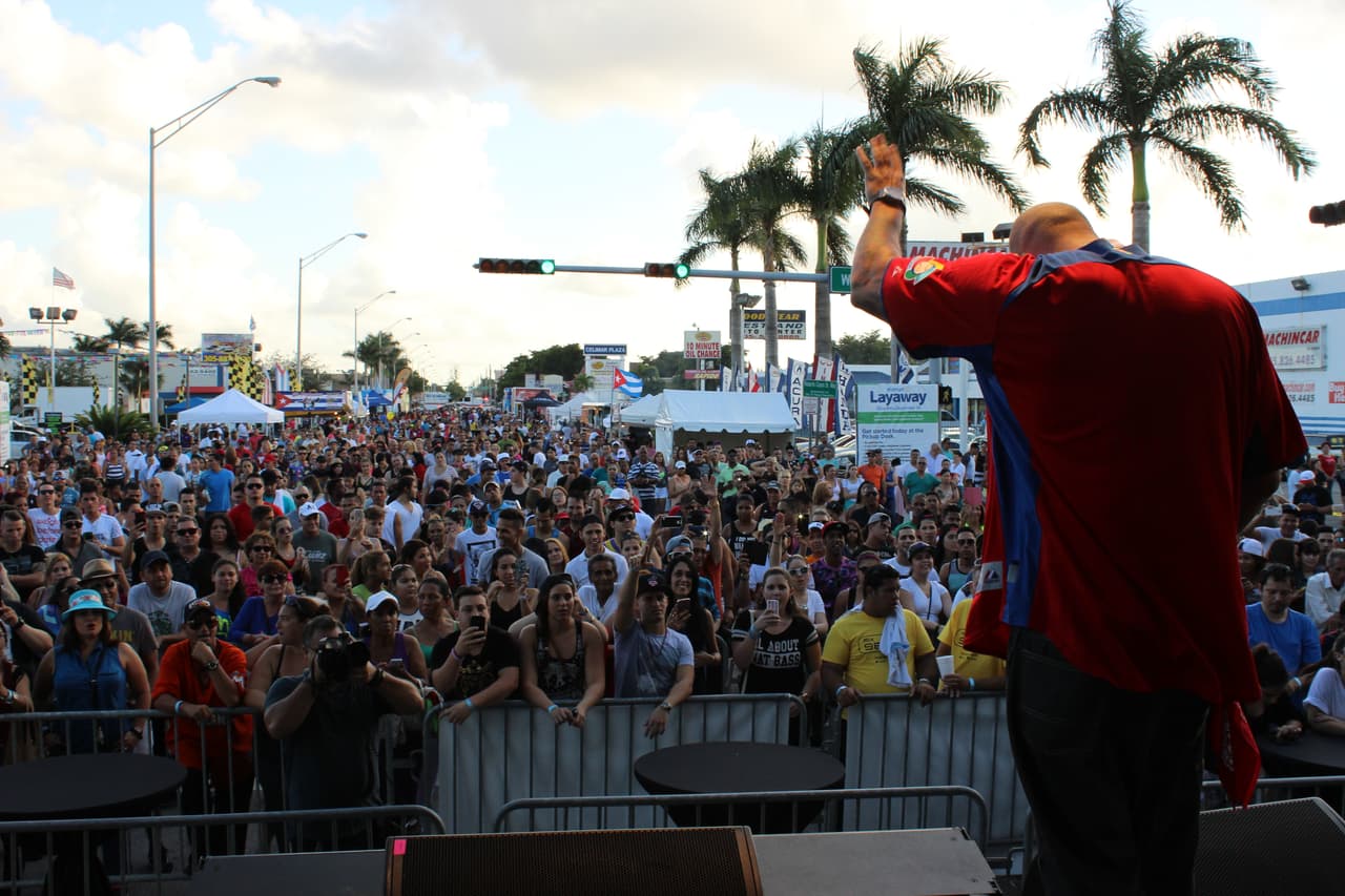 Miles de personas llegaron hasta Hialeah para disfrutar de la música latina
