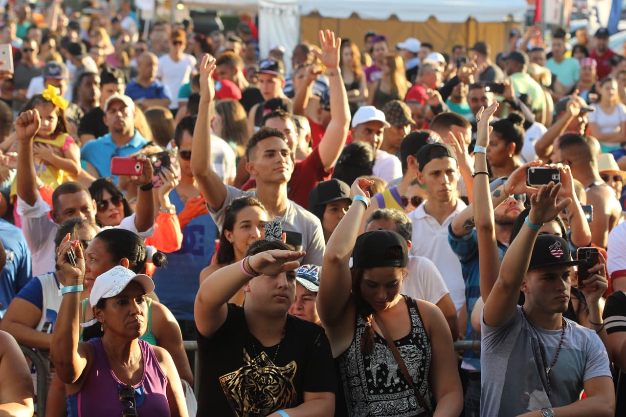 Miles de personas llegaron hasta Hialeah para disfrutar de la música latina