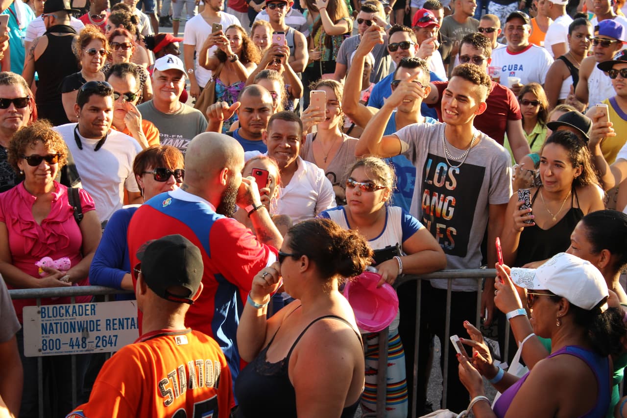 Miles de personas llegaron hasta Hialeah para disfrutar de la música latina