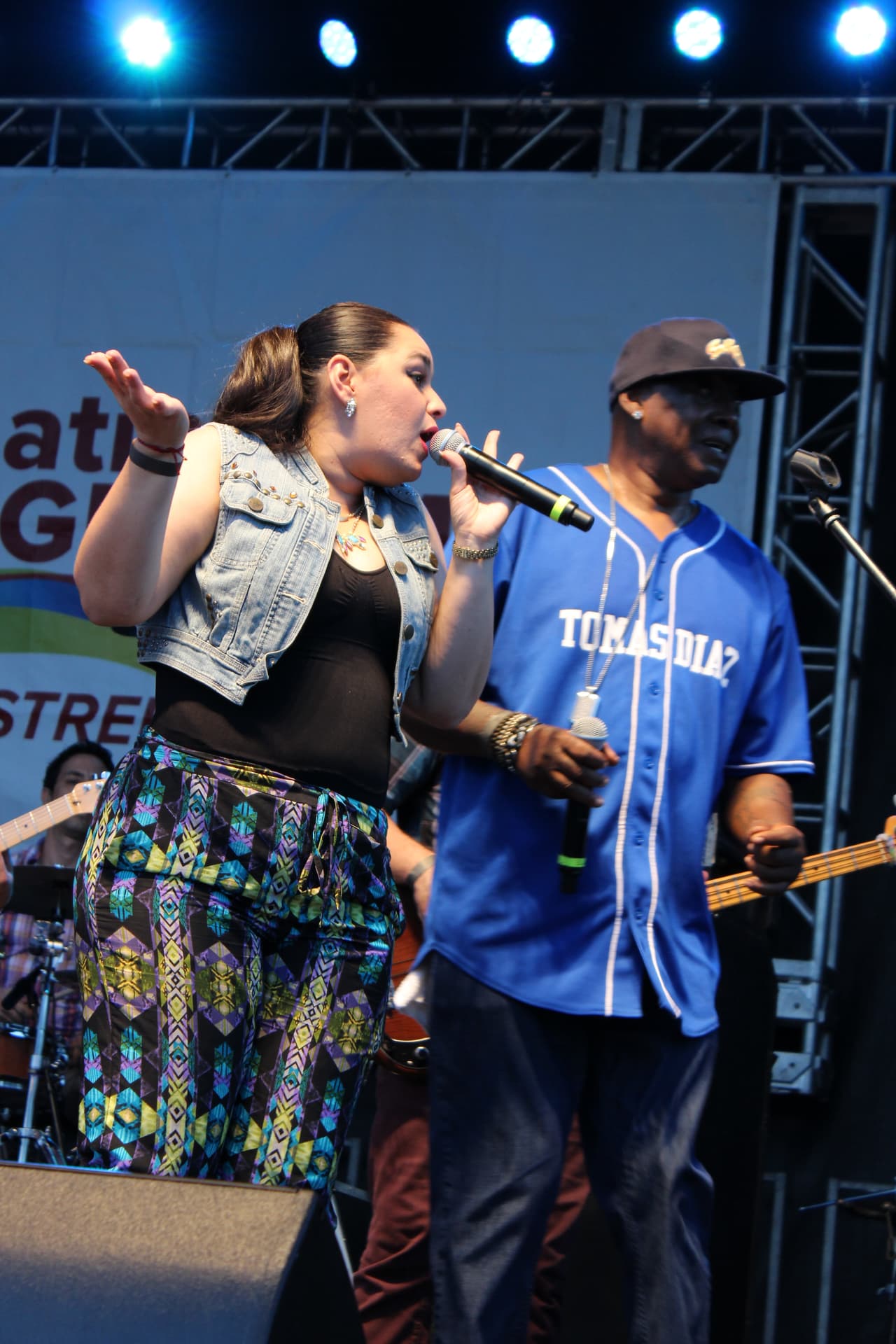 Miles de personas llegaron hasta Hialeah para disfrutar de la música latina