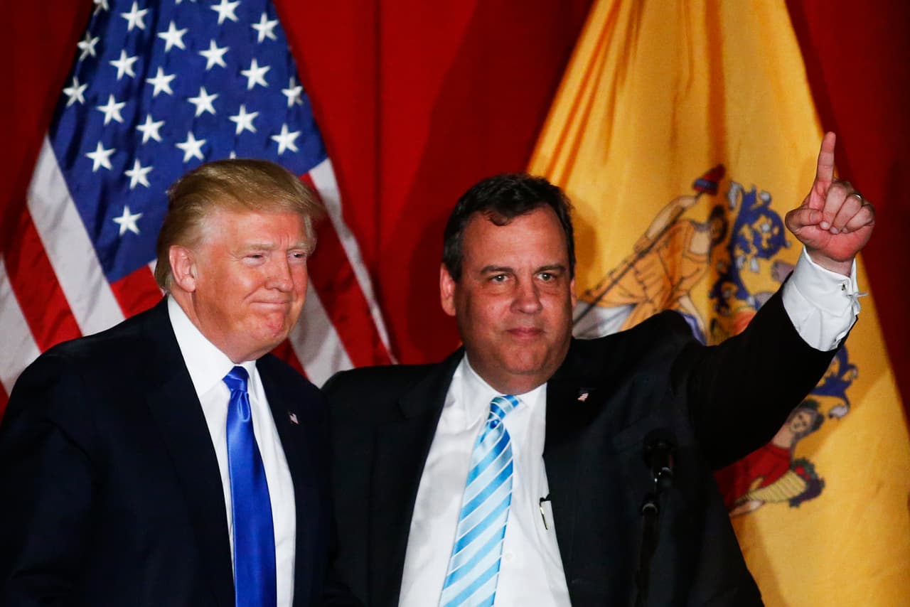 Chris Christie sigue apoyando a Trump en medio del cisma republicano