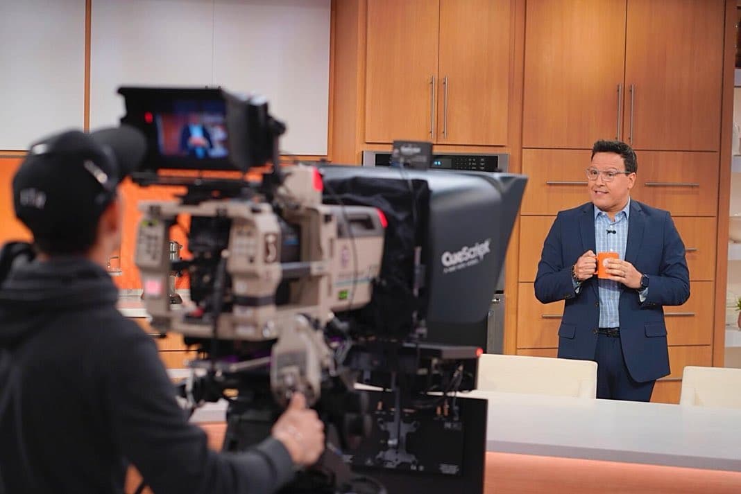 Desde que el conductor de 47 años perdió más de 40 libras aparece con gran confianza ante las cámaras de Despierta América.