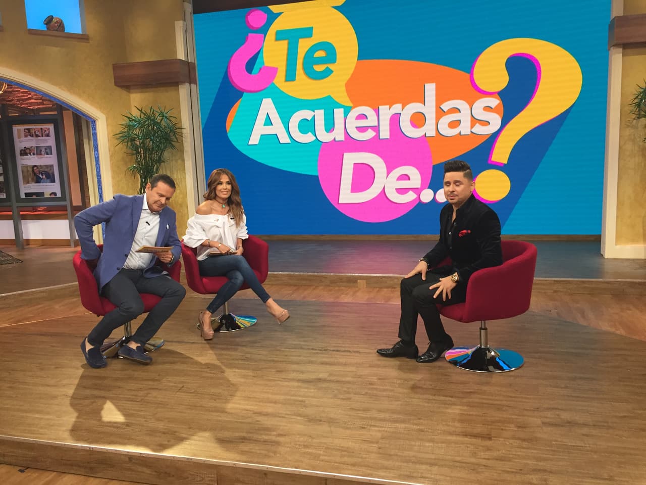 Durante el segmento '¿Te acuerdas de...?, Larry Hernández admitió que el origen de muchos de sus problemas se debieron a su adicción al alcohol.