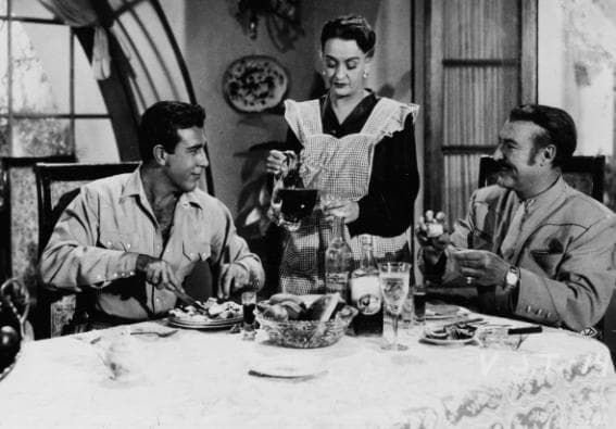 Se posicionó meteóricamente como actor pero sin descuidar su amor a los ruedos.
<br>