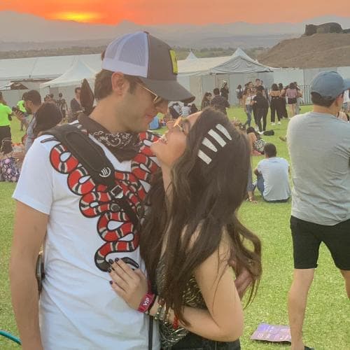 Aunque mostraban en redes sociales que todo iba bien, al parecer no fue así. A mediados de junio la pareja puso fin a su efímero noviazgo de dos meses y anunció su separación.