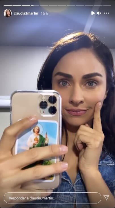 Con sus 1.7 millones de seguidores expresó su agradecimiento a la producción por la oportunidad después de su participación en la telenovela 'Fuego ardiente' este 2021. "Ayer en nuestro primer día de llamado de 'Los ricos también lloran',
<b>gracias infinitas por confiar en mí</b> para darle vida a Mariana. Qué precioso equipo, los quiero".