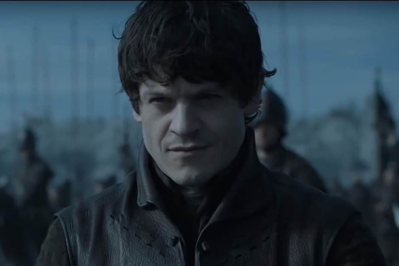 Ramsay Bolton: Psicopatía. En Game of Thrones abundan los villanos, pero hay uno que se ha ganado el desprecio de los televidentes: el hijo ilegítimo de Lord Bolton. Nacido en los libros de George R. R. Martin, ha sido capaz de torturar a sus enemigos e incluso asesinar a su familia con total desparpajo. En Reddit, PacSan300 resume su diagnóstico en una frase: “Ramsay Bolton es un psicópata aterrador”. Iwan Rheon es el actor que le da vida.
