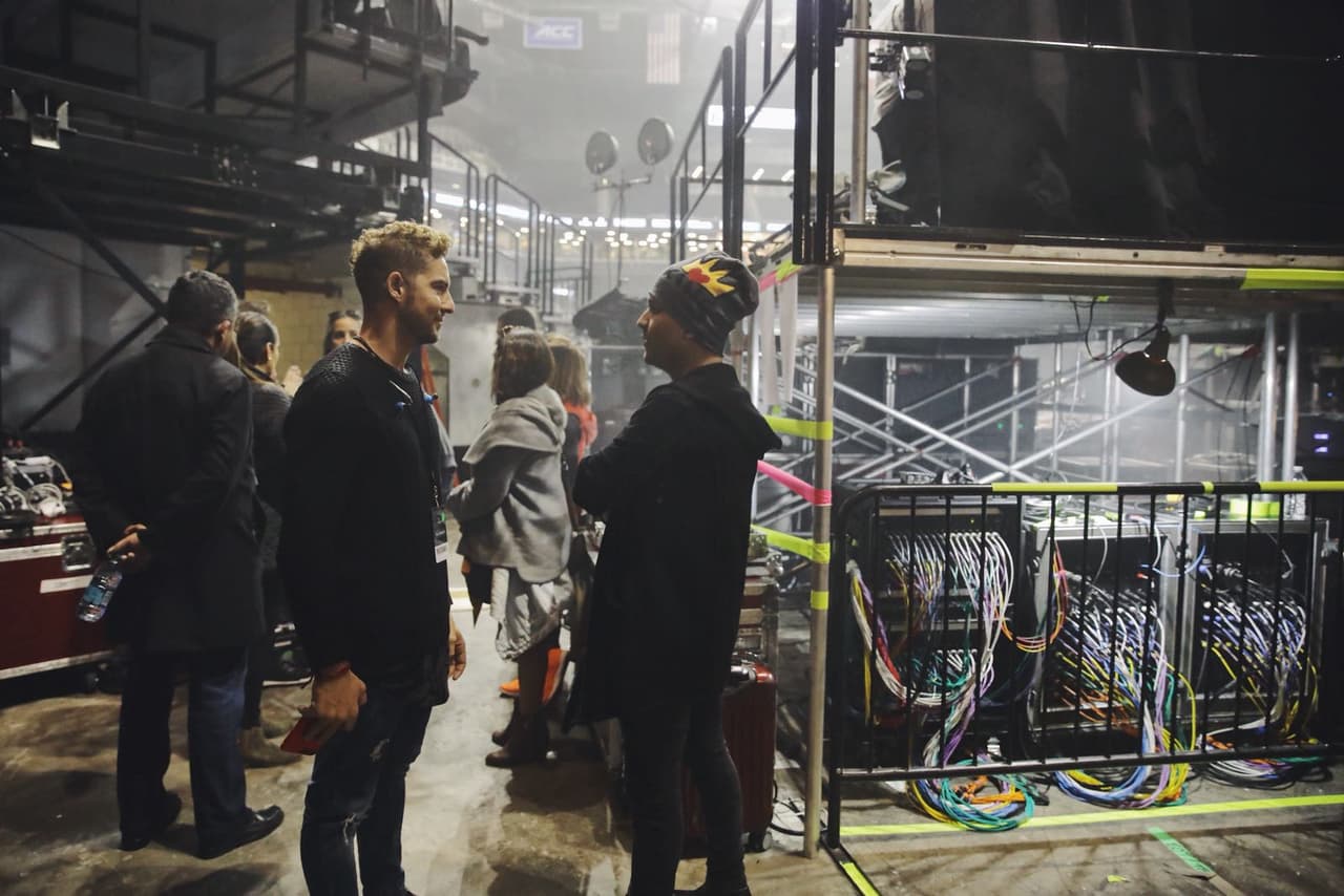 Christian Nodal y David Bisbal se volvieron a ver las caras en un escenario y previo a su actuación en el Festival Tidal de Nuva York se reunieron para planear el número que más tarde ofrecieron.
