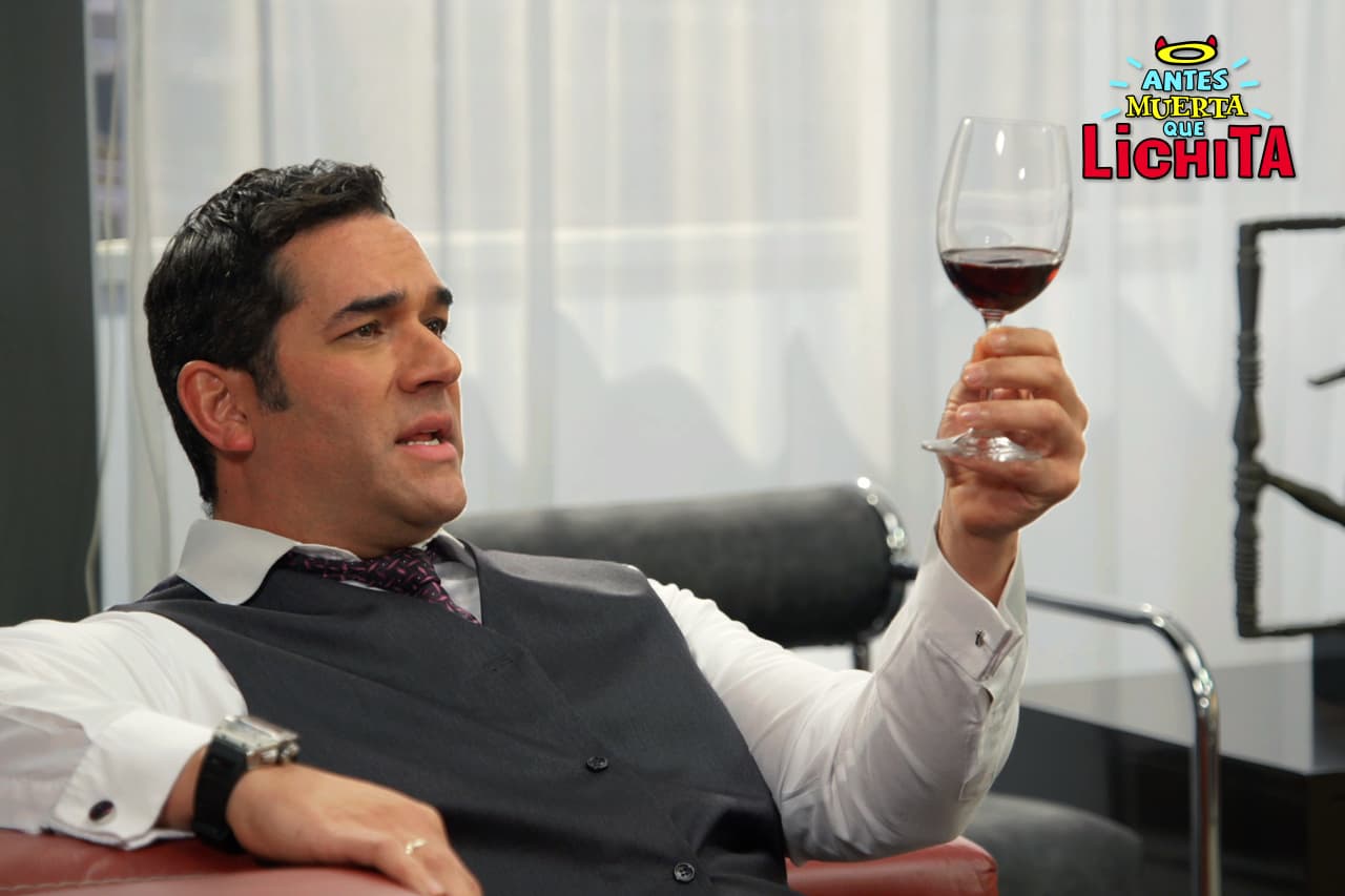 Augusto intentará manipular a Alicia para ponerla a sus pies.