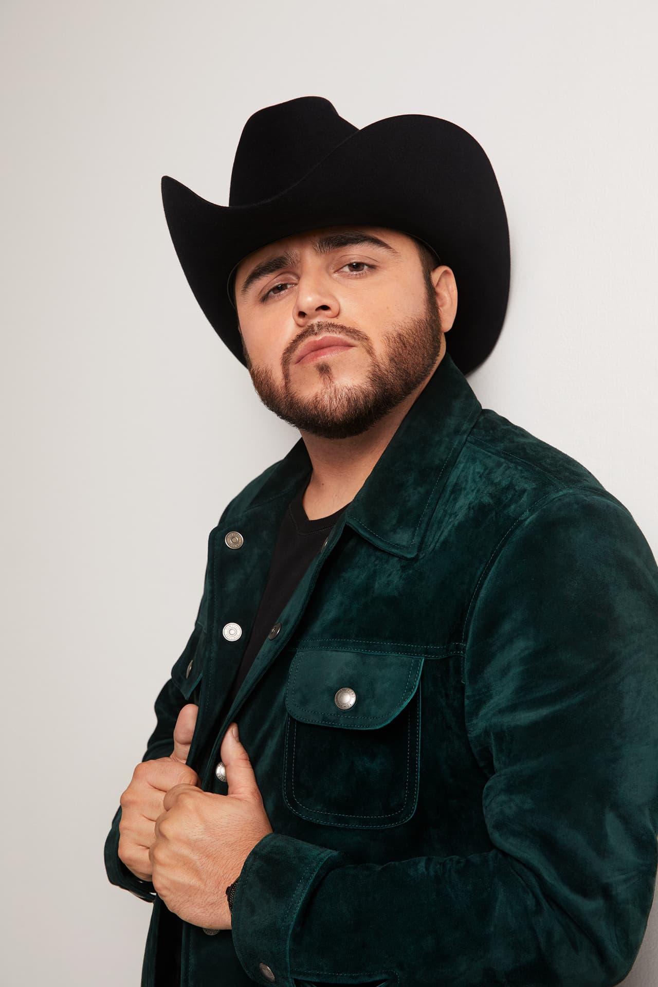 <b>'Más Caro que Ayer' de Gerardo Ortiz</b> aparece en la lista de nominados a Álbum del Año - Regional Mexicano.