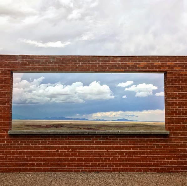 Hizo algunas paradas para retratar el paisaje: "Una ventana al horizonte", escribió en Instagram.