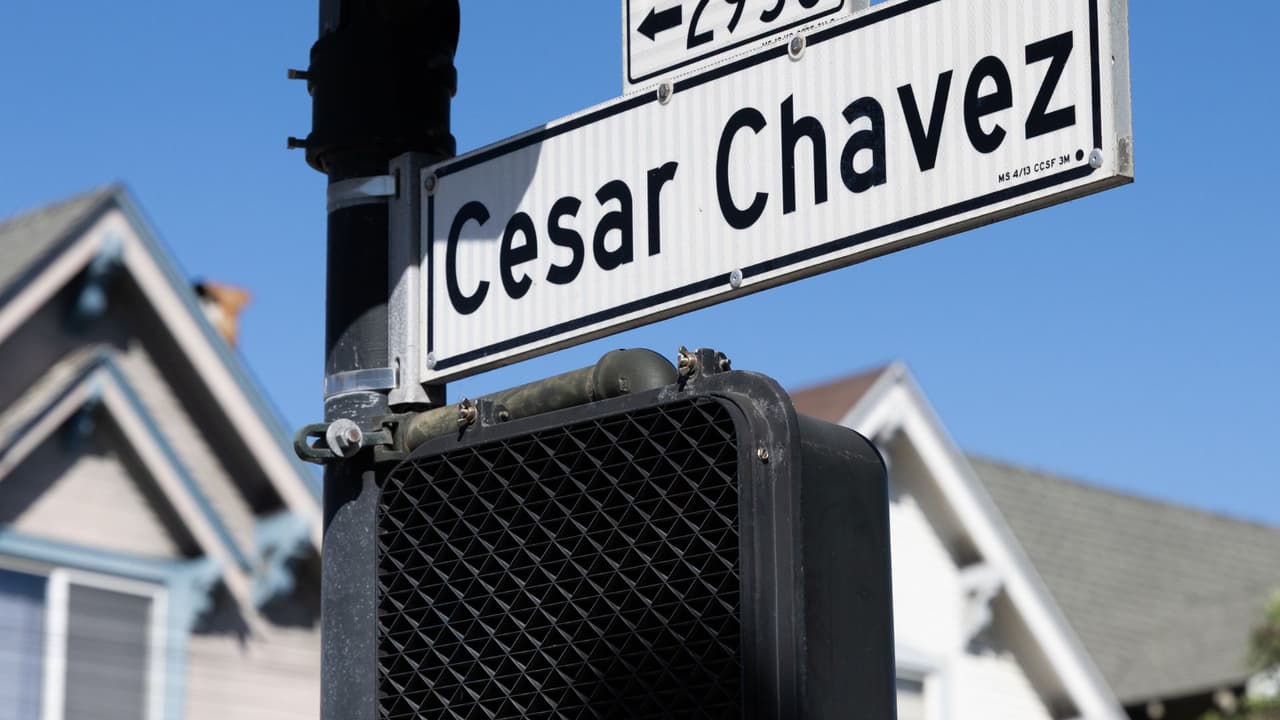 Houston aprueba renombrar calle César Chávez tras acusaciones de abuso sexual