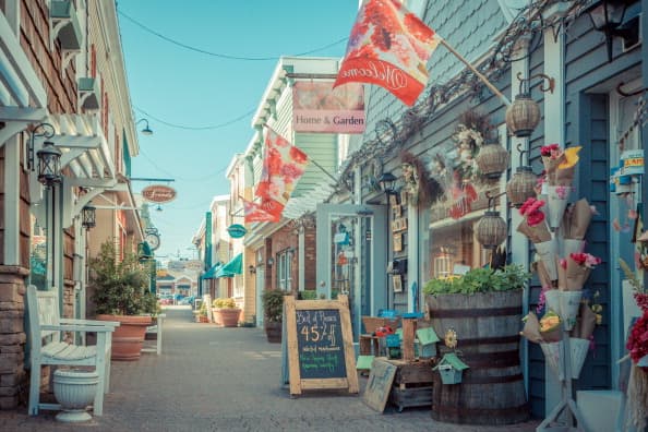<b>9. Rehoboth Beach, Delaware.-</b> Esta ciudad de 1,496 es el lugar de origen de Dogfish Head, quien es uno de los cerveceros artesanales más populares del país. Asimismo, es el un sitio ideal para relajarse, donde sus visitantes pueden desconectarse del ajetreo de las grandes ciudades. 
<br>