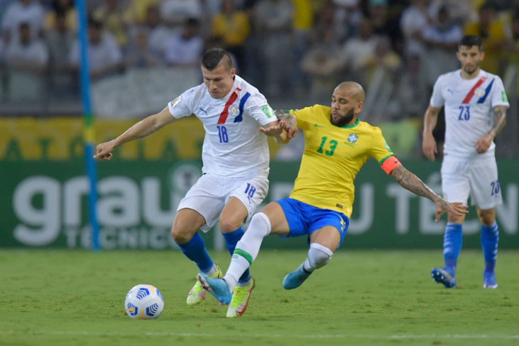 Con cuatro anotadores diferentes, Brasil le pega 4-0 a Paraguay y continúan en la cima de la eliminatoria con 39 unidades.