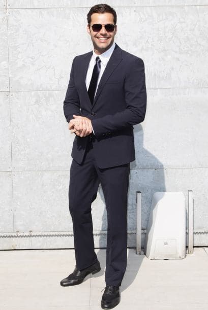 O con gafas obscuras, ¡guapo!