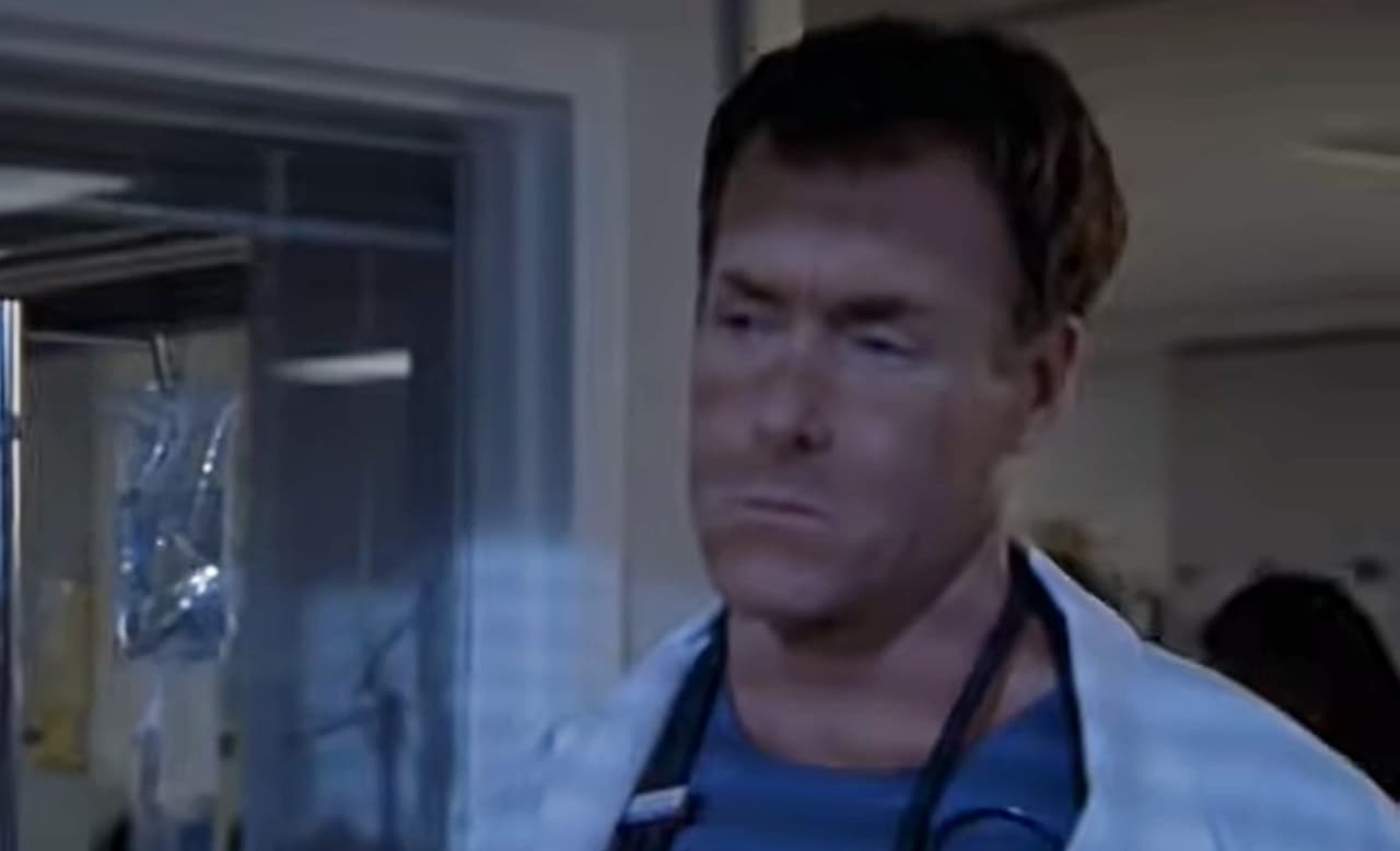 <b>John C. McGinley</b>
<br>Actor, productor y guionista estadounidense que interpretó al doctor Perry Cox en 'Scrubs', pero antes de eso ya había trabajado en otros proyectos importantes como 'Wall Street' (1987) y 'Office Space' (1999).
<br>