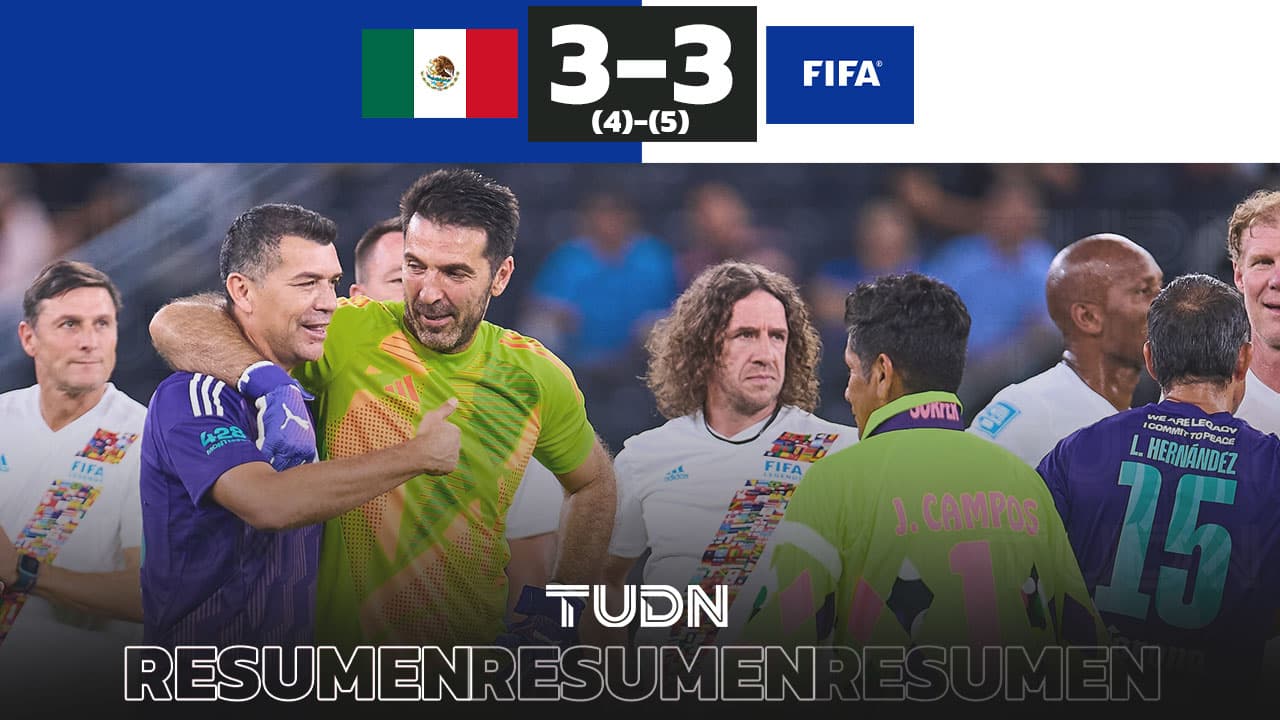 Captan a Xavi comiendo tacos en México y disfrutando el himno de Rayados