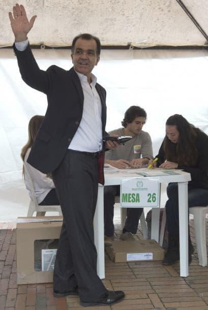 Zuluaga manifestó: "Tengo plena confianza en que hoy lograremos avanzar para la construcción de una Colombia distinta, una Colombia en paz, una Colombia más segura, más educada, de mejores oportunidades para todos".