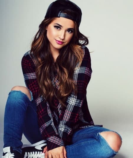 A que ni te imaginas cómo era Becky G hace algunos años, cuando era niña. Hoy es una mujer bellísima y se ha transformado de una manera impresionante.