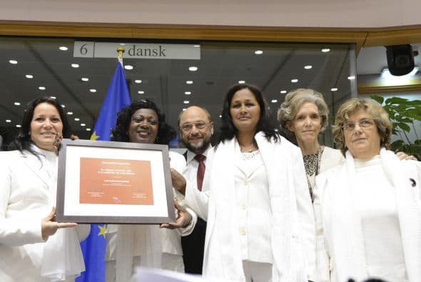 Las integrantes del grupo disidente cubano Damas de Blanco recogieron el premio Sájarov que la Eurocámara les concedió en 2005 y lo hicieron denunciando la situación en la isla y pidiendo libertad para el pueblo de Cuba.