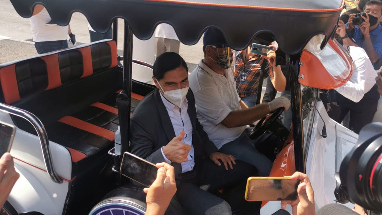 Dirigiendo a los Lobos BUAP perdió 19 encuentros, empató 8 y ganó 11 para un total de 38 cotejos.