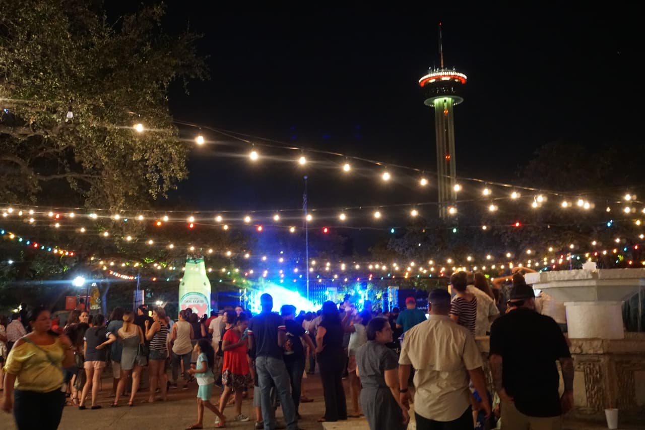 Ram Herrera, Los Banger Broz and Jorge Alejandro took the stage inside La Villita.