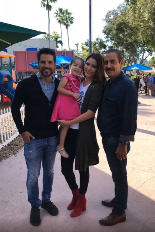 La tarde del domingo 28 de junio, la presentadora de 
<b><a href="https://www.univision.com/shows/enamorandonos" target="_blank">Enamorándonos</a></b>
<a href="https://www.univision.com/shows/enamorandonos" target="_blank"> </a>dio a conocer que don Juan Gámez murió tras 5 años de padecer cáncer. 
<br>