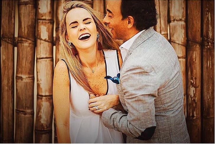 Adal Ramones le suplica a su esposa no separarse de él (y apenas llevan 6 meses de casados)