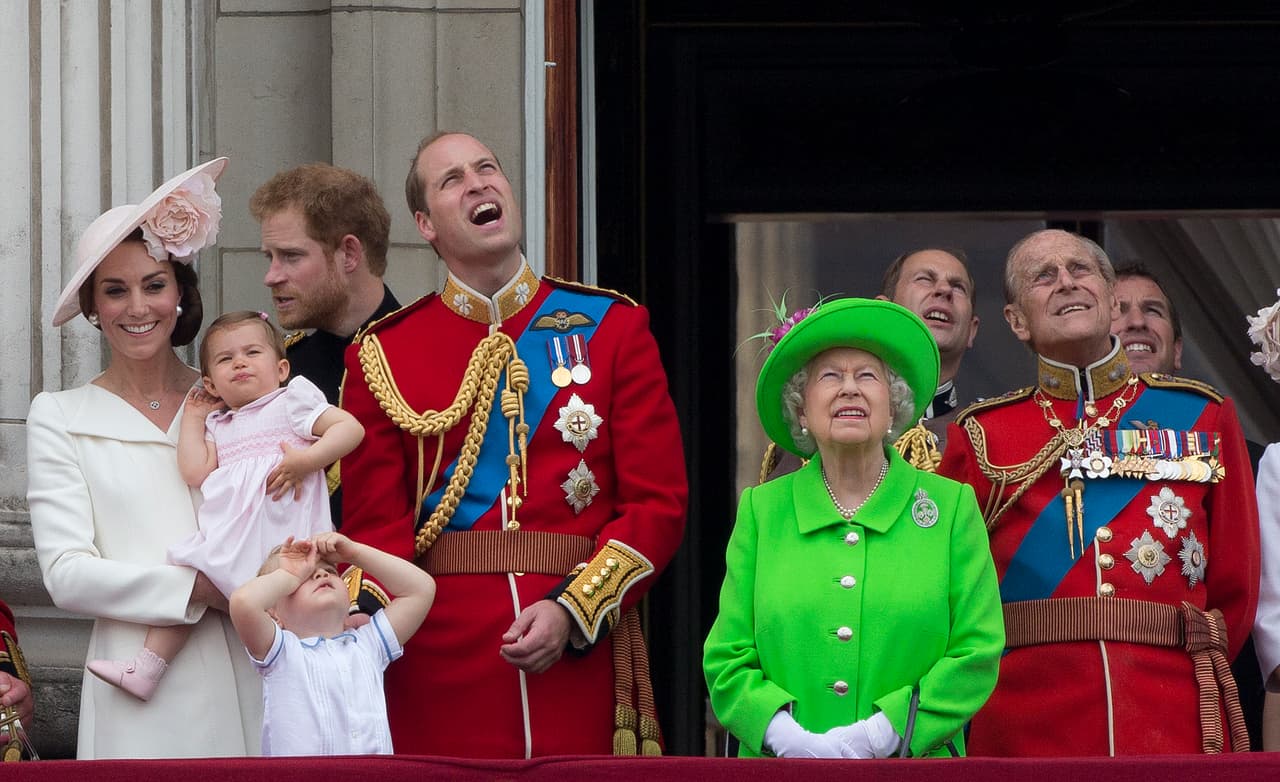 Disfrutaron del desfile militar.