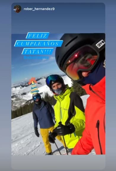 "Feliz cumpleaños Tatan", escribió Roberto, mientras que su hermano Eduardo compartió una foto de uno de los viajes que hicieron en familia a Canadá junto a la frase: "Felicidades Tatanon, se te quiere".