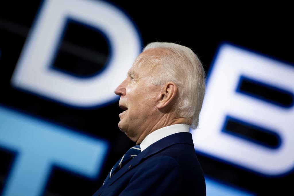 El nuevo presidente de EEUU dio su aprobación a medidas como el cambio de las prioridades de detención de ICE, el fortalecimiento de DACA, la extensión de moratoria de desalojos, entre otras cosas. Aquí te explicamos.