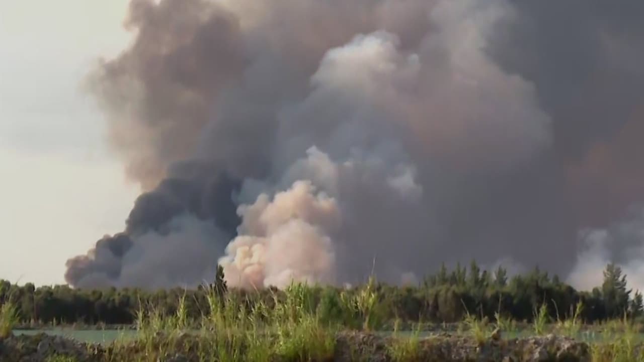 Dos incendios de maleza afectan el noroeste de Miami-Dade