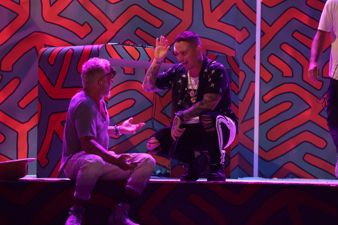 J Balvin se encuentra nominado en seis categorías de los Premios Juventud: Combinación Perfecta, Mejor Fashionista, Mejor Instagram, Mejor Canción para Bailar, dos nominaciones en Mejor Canción para Chillin’, además de Mejor Video.