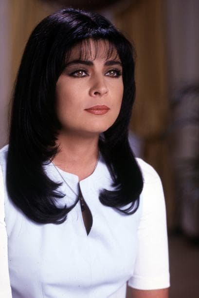 En 'Vivo por Elena' (1998) compartió créditos con Saúl Lisazo. En esta historia interpretó a una mujer que vivía decepcionada del amor, hasta que se encontraba con Juan Alberto, un juez que se ganaba su corazón.