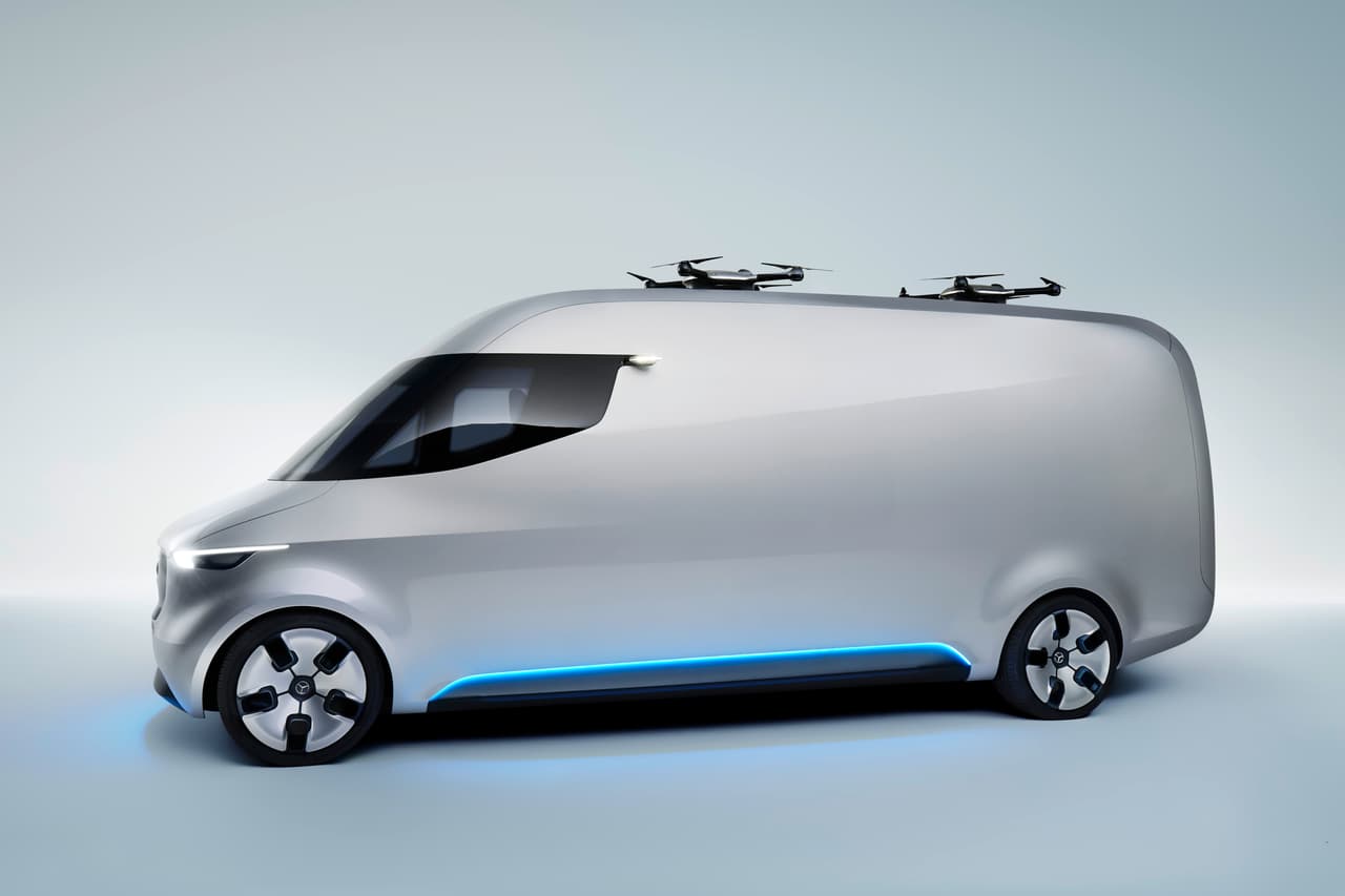 A pesar de su aspecto futurista las verdaderas innovaciones de la Mercedes-Benz Vision Van están en el lado de adentro de su estilizada carrocería.