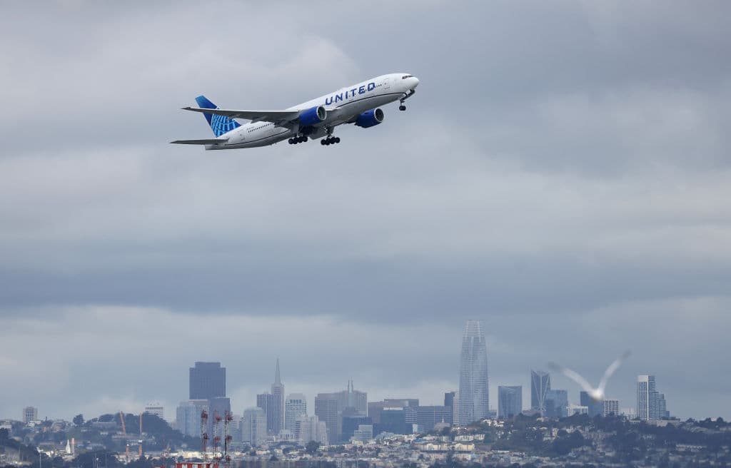 Mujer comienza trabajo de parto en pleno vuelo de San Francisco a Hawái